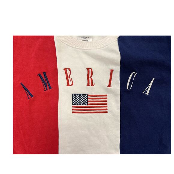 IML~Issaac Morris Limited Large Women's Sweatshirt Color Block Red White Blue - Picture 5 of 8